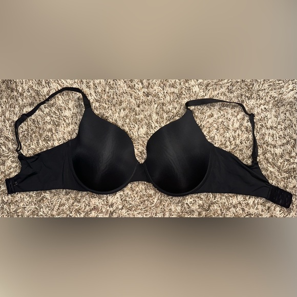 Victoria's Secret Classic Black Bra - Picture 5 of 5